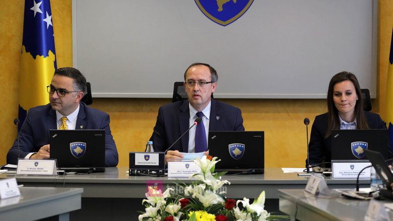 Shpërthimi i koronavirusit, qeveria e Kosovës merr vendimin ekstrem: Çdo qytetar duhet të… Shpërthimi i koronavirusit, qeveria e Kosovës merr vendimin ekstrem: Çdo qytetar duhet të…