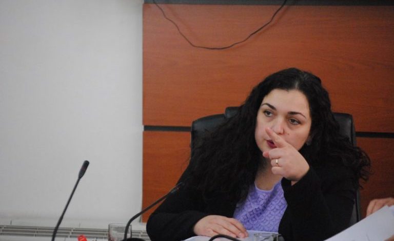 Vjosa Osmani: Pse u fshehën donacionet nga Serbia që nga viti 2016 (Foto) Vjosa Osmani: Pse u fshehën donacionet nga Serbia që nga viti 2016 (Foto)