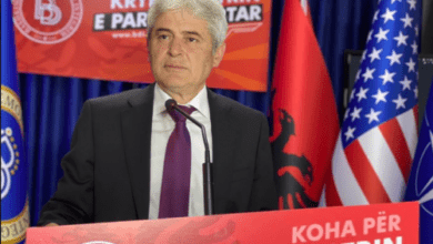 Ali Ahmeti nuk do të jetë në votimin e qeverisë së re; thirret në Hagë për dosjen ndaj UÇK-së Ali Ahmeti nuk do të jetë në votimin e qeverisë së re; thirret në Hagë për dosjen ndaj UÇK-së