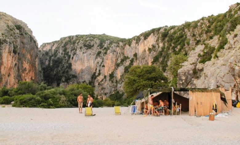 Turizmi në dorë të shqiptarëve Turizmi në dorë të shqiptarëve