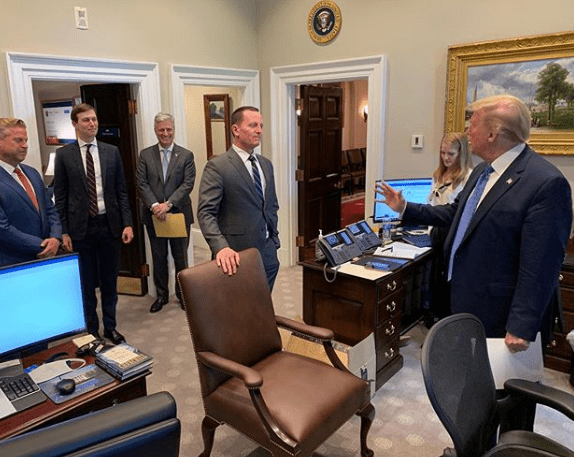 Grenell jep dorëheqjen nga Departamenti i Shtetit, mbetet i dërguar special për dialogun Kosovë-Serbi Grenell jep dorëheqjen nga Departamenti i Shtetit, mbetet i dërguar special për dialogun Kosovë-Serbi