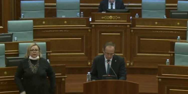 Ikën Albin Kurti, Avdulla Hoti zgjidhet kryeministër i Kosovës me 61 vota pro Ikën Albin Kurti, Avdulla Hoti zgjidhet kryeministër i Kosovës me 61 vota pro