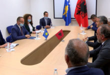 Në fokus zhvillimi i turizmit, ministri Klosi vizitë në Kosovë: Ejani në bregdetin shqiptar Në fokus zhvillimi i turizmit, ministri Klosi vizitë në Kosovë: Ejani në bregdetin shqiptar