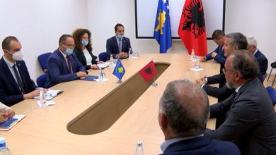 Në fokus zhvillimi i turizmit, ministri Klosi vizitë në Kosovë: Ejani në bregdetin shqiptar Në fokus zhvillimi i turizmit, ministri Klosi vizitë në Kosovë: Ejani në bregdetin shqiptar