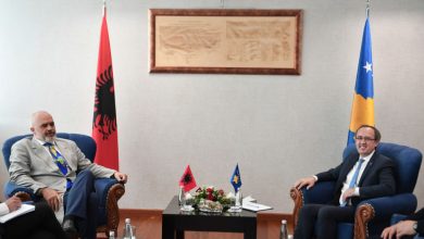 Avdullah Hoti nesër vizitë zyrtare në Shqipëri, Rama e pret në Pallatin e Brigadave (Zbardhet axhenda) Avdullah Hoti nesër vizitë zyrtare në Shqipëri, Rama e pret në Pallatin e Brigadave (Zbardhet axhenda)