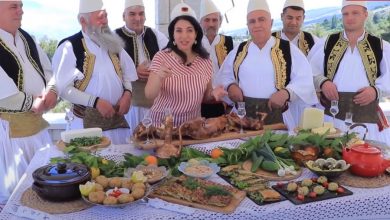 VIDEO/ Rudina Xhunga: Të tregoj fshatrat e Gjirokastrës, nga Dhoksati tek Andon Poçi!