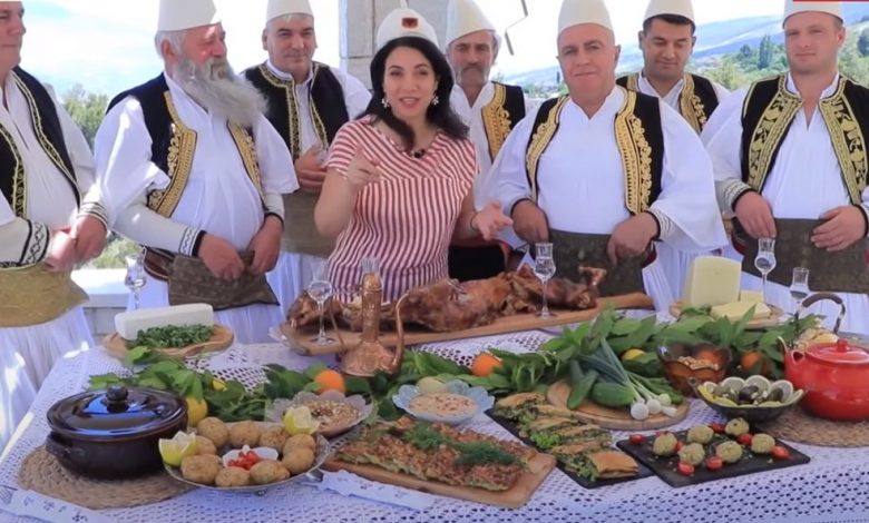 VIDEO/ Rudina Xhunga: Të tregoj fshatrat e Gjirokastrës, nga Dhoksati tek Andon Poçi! VIDEO/ Rudina Xhunga: Të tregoj fshatrat e Gjirokastrës, nga Dhoksati tek Andon Poçi!