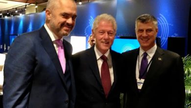 Akuza për Thaҫin, Sputnik rus: Karotë për Vuҫiç, po u dënua Hashimi, duhet të burgoset edhe Bill Clinton Akuza për Thaҫin, Sputnik rus: Karotë për Vuҫiç, po u dënua Hashimi, duhet të burgoset edhe Bill Clinton