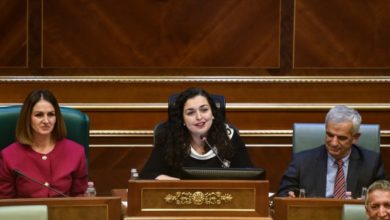 Kuvendi i Kosovës mblidhet për të votuar Qeverinë e re, Vjosa Osmani nuk pranon të drejtojë seancën Kuvendi i Kosovës mblidhet për të votuar Qeverinë e re, Vjosa Osmani nuk pranon të drejtojë seancën