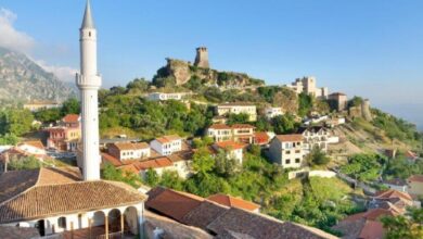 Efektet e koronavirusit/ Kruja e boshatisur, mungojnë turistët por edhe vizitorët vendas Efektet e koronavirusit/ Kruja e boshatisur, mungojnë turistët por edhe vizitorët vendas
