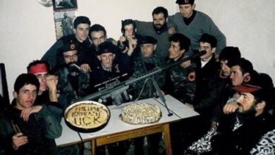 Dalin fotot, ja si e festonte UÇK-ja Kurban Bajramin në kohë lufte Dalin fotot, ja si e festonte UÇK-ja Kurban Bajramin në kohë lufte