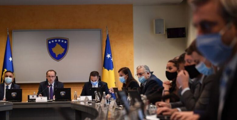 Numri i viktimave në shtim, Qeveria e Kosovës njofton mbledhje urgjente për pandeminë Numri i viktimave në shtim, Qeveria e Kosovës njofton mbledhje urgjente për pandeminë