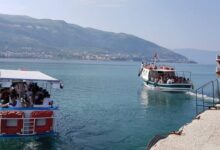 “Sherri” mes dy ministrive lë turistët në det, nuk u lejohet hyrja në Sazan “Sherri” mes dy ministrive lë turistët në det, nuk u lejohet hyrja në Sazan