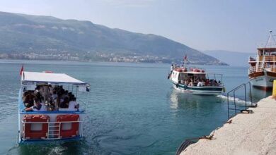“Sherri” mes dy ministrive lë turistët në det, nuk u lejohet hyrja në Sazan “Sherri” mes dy ministrive lë turistët në det, nuk u lejohet hyrja në Sazan