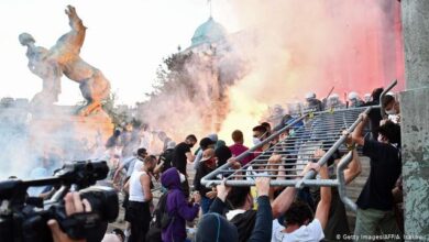 “Banda gangsterësh kundër protestuesve”, DW godet Vuçiçin: Ka adaptuar metodat e Milosheviçit “Banda gangsterësh kundër protestuesve”, DW godet Vuçiçin: Ka adaptuar metodat e Milosheviçit