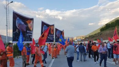 VIDEO/ Me flamuj kombëtarë dhe të UÇK-së, Presidenti Thaçi pritet nga qindra shqiptarë në Morinë VIDEO/ Me flamuj kombëtarë dhe të UÇK-së, Presidenti Thaçi pritet nga qindra shqiptarë në Morinë