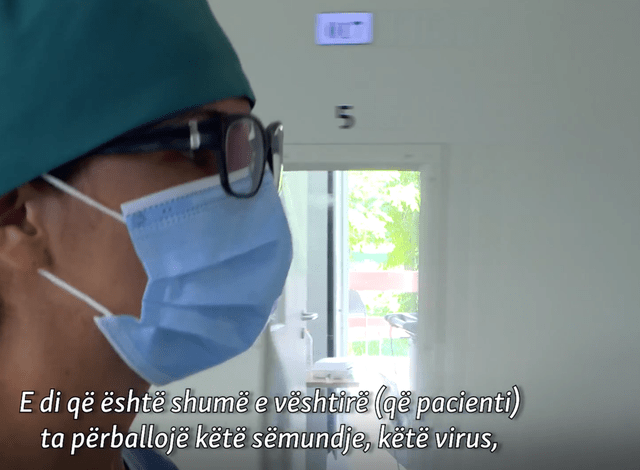 Të punosh vullnetare aty ku COVID-19 po merr jetë, rrëfimi prekës i mjekes kosovare (VIDEO) Të punosh vullnetare aty ku COVID-19 po merr jetë, rrëfimi prekës i mjekes kosovare (VIDEO)