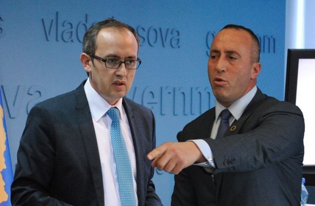 Kosova nuk gjen qetësi, Haradinaj paralajmëron rrëzimin e qeverisë Kosova nuk gjen qetësi, Haradinaj paralajmëron rrëzimin e qeverisë