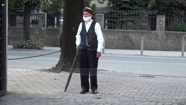 Festë në kohë pandemie/ Në Kosovë s’ka falje në xhami, masa ekstreme nga komuniteti mysliman Festë në kohë pandemie/ Në Kosovë s’ka falje në xhami, masa ekstreme nga komuniteti mysliman