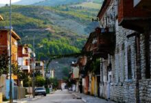 Udhëtarë, ndaloni pak në Memaliaj! Udhëtarë, ndaloni pak në Memaliaj!