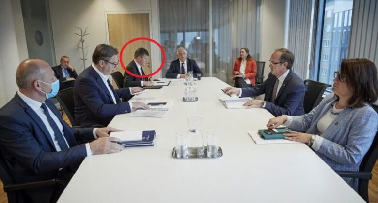 “Lajçak theu protokollin”, BE shpjegon pse ai ishte ulur krah Vuçiqit “Lajçak theu protokollin”, BE shpjegon pse ai ishte ulur krah Vuçiqit