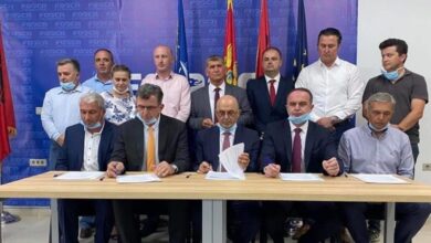 “Torta” e pushtetit në Mal të Zi, Lista shqiptare: Na ofruan dy ministri, duam zëvendëskryeministrin “Torta” e pushtetit në Mal të Zi, Lista shqiptare: Na ofruan dy ministri, duam zëvendëskryeministrin