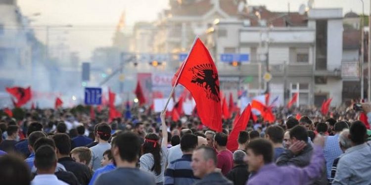 Mehmeti: Çfarë kërkojnë dhe çka u ndalohet shqiptarëve në Maqedoninë Veriore? Mehmeti: Çfarë kërkojnë dhe çka u ndalohet shqiptarëve në Maqedoninë Veriore?
