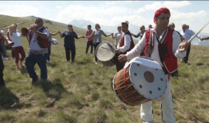 ‘Festa e Bjeshkëve’ në Kukës mbledh banorët e zonës ‘Festa e Bjeshkëve’ në Kukës mbledh banorët e zonës