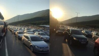 Fundjava rikthen pushuesit kosovarë në bregdetin shqiptar! Deri rreth orës 08:00 kanë hyrë mbi 25 mijë qytetarë Fundjava rikthen pushuesit kosovarë në bregdetin shqiptar! Deri rreth orës 08:00 kanë hyrë mbi 25 mijë qytetarë
