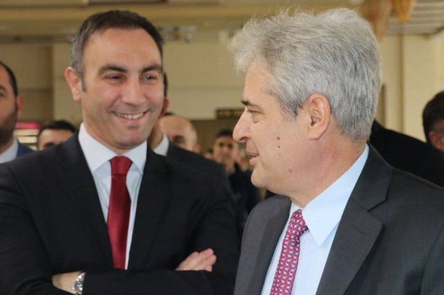 Krahu i djathtë i Ali Ahmetit: Ju tregoj “thikat pas shpine” dhe cilat parti s’pranojmë të bëjmë koalicion! Krahu i djathtë i Ali Ahmetit: Ju tregoj “thikat pas shpine” dhe cilat parti s’pranojmë të bëjmë koalicion!