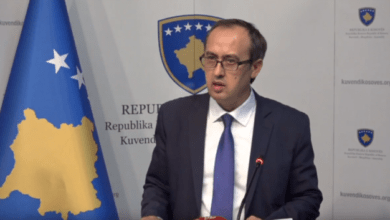 Akuzat për Lajçak si i lidhur me Serbinë, opozita: Kurti po i bën dëmin më të madh Kosovës Akuzat për Lajçak si i lidhur me Serbinë, opozita: Kurti po i bën dëmin më të madh Kosovës