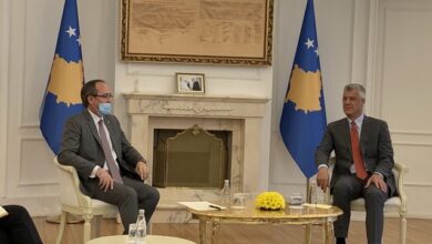Hoti i përgjigjet Thaçit me lëvizje të fortë: Emëron krahun e djathtë të Rugovës si kreu i dialogut me Beogradin Hoti i përgjigjet Thaçit me lëvizje të fortë: Emëron krahun e djathtë të Rugovës si kreu i dialogut me Beogradin