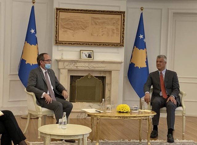 Hoti i përgjigjet Thaçit me lëvizje të fortë: Emëron krahun e djathtë të Rugovës si kreu i dialogut me Beogradin Hoti i përgjigjet Thaçit me lëvizje të fortë: Emëron krahun e djathtë të Rugovës si kreu i dialogut me Beogradin