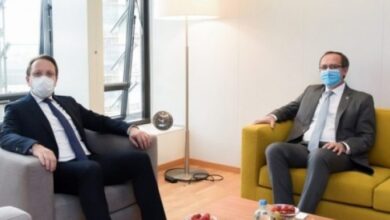 Hoti takon Komisionerin e BE-së për Zgjerimin në Bruksel: Liberalizimi i vizave, nevojë urgjente Hoti takon Komisionerin e BE-së për Zgjerimin në Bruksel: Liberalizimi i vizave, nevojë urgjente