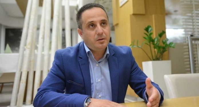 Liberalizimi i vizave/ Zëvendëskryeministri i Kosovës pas Parisit: Franca nuk bllokon, por ende hezitohet Liberalizimi i vizave/ Zëvendëskryeministri i Kosovës pas Parisit: Franca nuk bllokon, por ende hezitohet