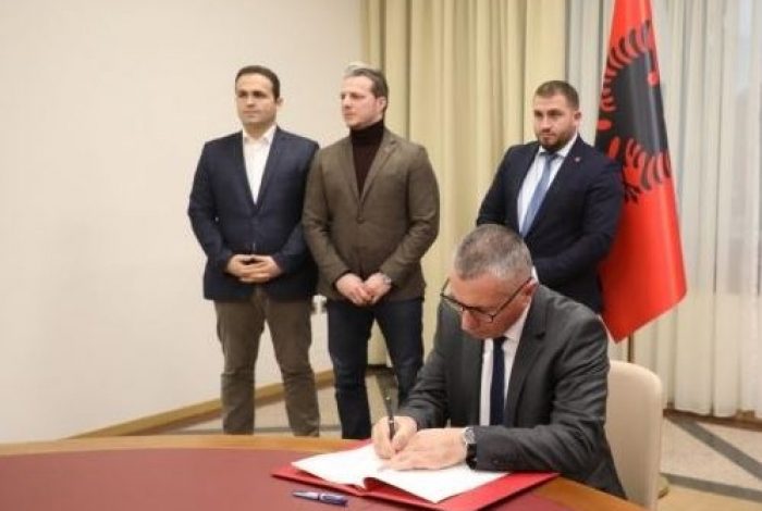 “Lugina e Bashkuar” fiton një tjetër mandat, Presheva do të përfaqësohet nga 3 deputetë shqiptarë “Lugina e Bashkuar” fiton një tjetër mandat, Presheva do të përfaqësohet nga 3 deputetë shqiptarë