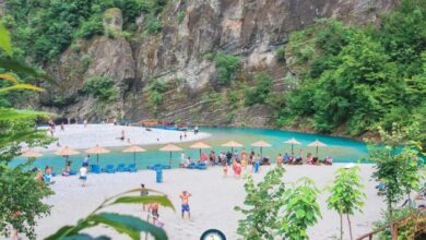 Rama nxjerr pamjet mahnitëse nga lumi i Shalës (Video)