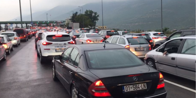 Forcimi i Lekut po dekurajon ardhjen e turistëve nga Kosova Forcimi i Lekut po dekurajon ardhjen e turistëve nga Kosova