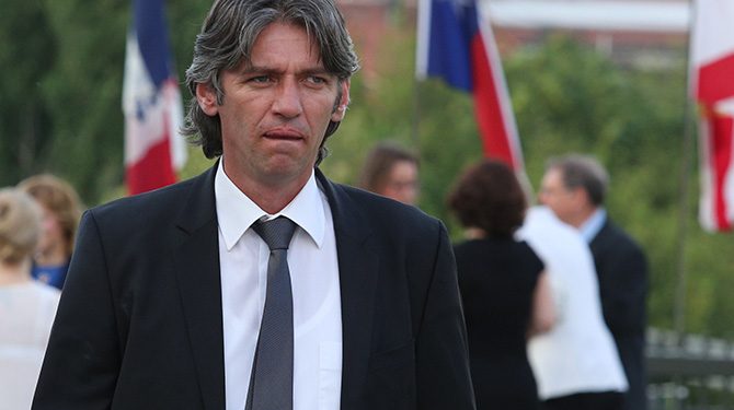 Politikani shqiptar Ziadin Sela: Familjarët e viktimave dhe mjekët e spitalit në Tetovë po kërcënohen, u bëjnë presion të mos flasin Politikani shqiptar Ziadin Sela: Familjarët e viktimave dhe mjekët e spitalit në Tetovë po kërcënohen, u bëjnë presion të mos flasin