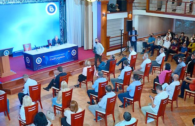 Emrat e ministrave shkaktojnë debate brenda BDI-së, rrezikohet zgjedhja e Xhaferit Emrat e ministrave shkaktojnë debate brenda BDI-së, rrezikohet zgjedhja e Xhaferit