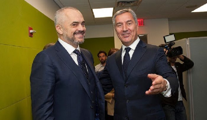 Gjukanoviç: Vuçiçi e do Kosovën pa shqiptarë e Malin e Zi pa malazezë Gjukanoviç: Vuçiçi e do Kosovën pa shqiptarë e Malin e Zi pa malazezë