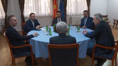 Negociatat/ Zaev nuk arrin të bindë Ahmetin e BDI dhe del kundër kryeministrit shqiptar Negociatat/ Zaev nuk arrin të bindë Ahmetin e BDI dhe del kundër kryeministrit shqiptar