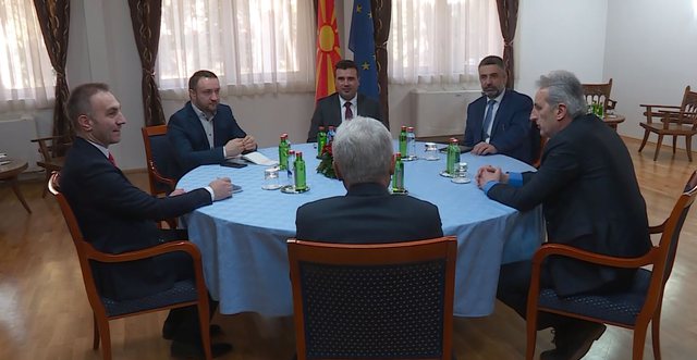 Negociatat/ Zaev nuk arrin të bindë Ahmetin e BDI dhe del kundër kryeministrit shqiptar Negociatat/ Zaev nuk arrin të bindë Ahmetin e BDI dhe del kundër kryeministrit shqiptar