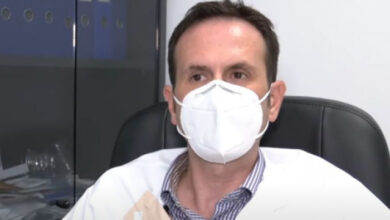 Neurologu Dushi: 5 deri 10% e të prekurve nga koronavirusi nuk do të mund të nuhasin më gjithë jetën
