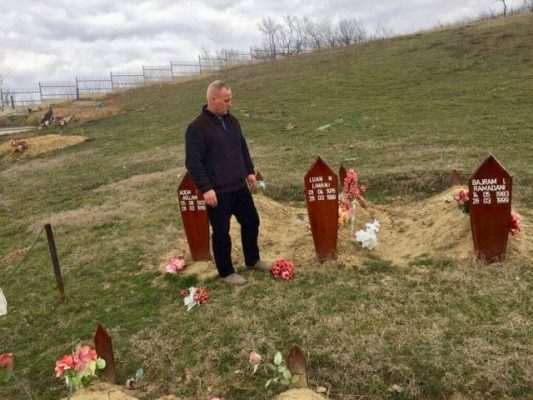 Përjetimi i një masakre: Një libër që hedh dritë mbi mizoritë në Kosovë Përjetimi i një masakre: Një libër që hedh dritë mbi mizoritë në Kosovë