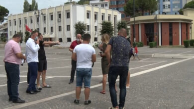 Pronarët e lokaleve të dasmave në Lezhë protestojnë: Të tjerëve po u lejojnë aktivitetin, po na marrin klientët