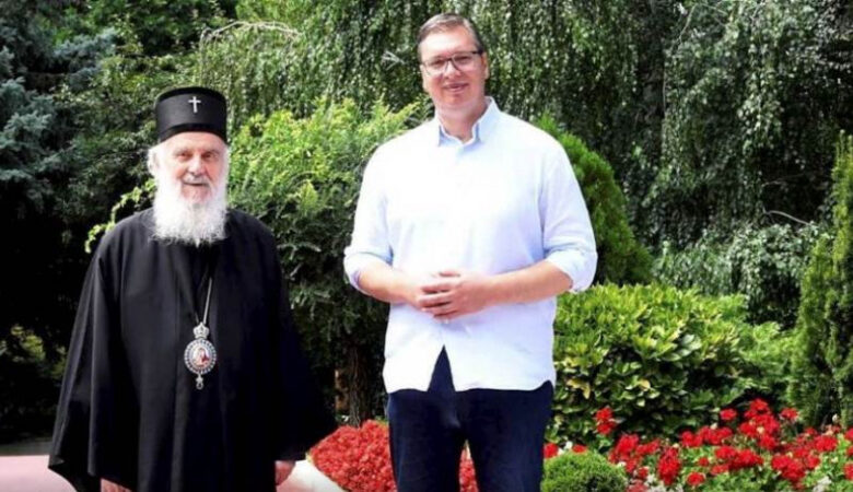 Vucic takohet me Patriarkun Irinej, flasin për ‘luftën për Kosovën’ dhe pozitën e serbëve Vucic takohet me Patriarkun Irinej, flasin për ‘luftën për Kosovën’ dhe pozitën e serbëve