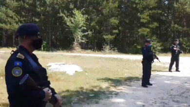 Policia e Kosovës patrullon në Karaçevë, në vendin ku hyri xhandarmëria serbe (VIDEO) Policia e Kosovës patrullon në Karaçevë, në vendin ku hyri xhandarmëria serbe (VIDEO)