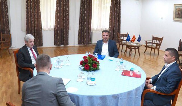 Të pathënat e paktit Ahmeti-Zaev: Tërheqja për ministrin e Brendshëm dhe “kleçkat” e regjistrimit e të vettingut Të pathënat e paktit Ahmeti-Zaev: Tërheqja për ministrin e Brendshëm dhe “kleçkat” e regjistrimit e të vettingut