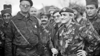 Mijëra kriminelë të luftës shëtisin lirshëm nëpër rrugët e qyteteve të Serbisë Mijëra kriminelë të luftës shëtisin lirshëm nëpër rrugët e qyteteve të Serbisë